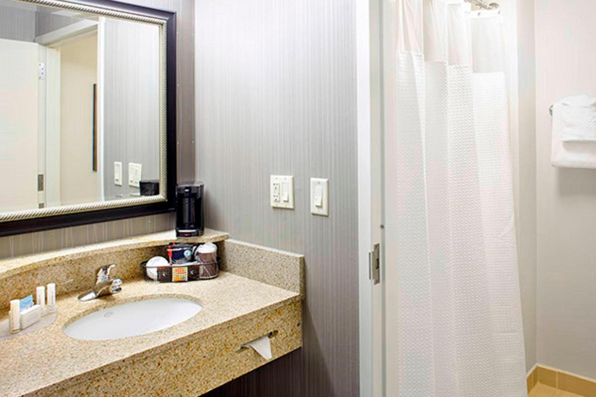 Courtyard By Marriott Akron Stow מראה חיצוני תמונה